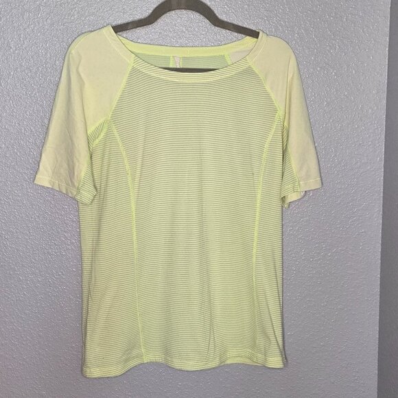 Lululemon Run: Turn It Up Tee - 12 - Picture 4 of 7